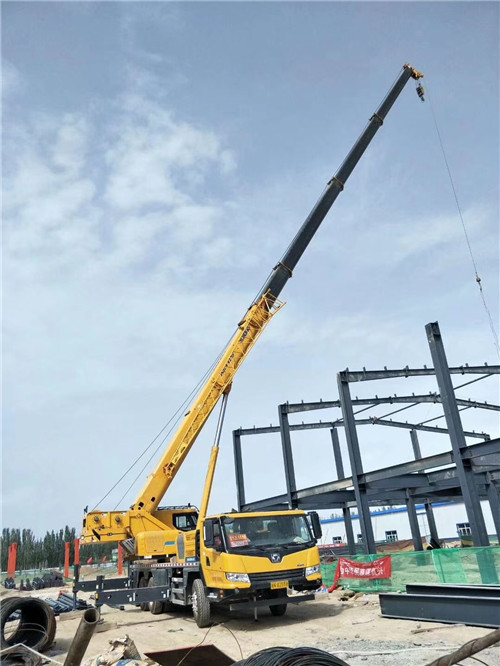 龙华区超高层建筑钢结构吊装案例